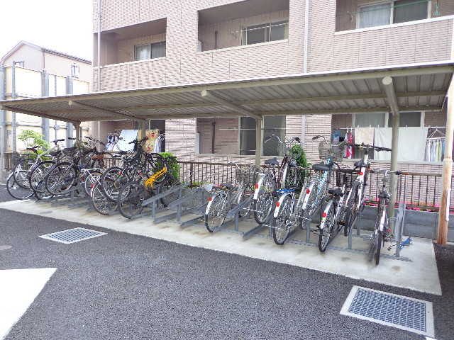 Other common areas. ☆ Covered parking lot ☆