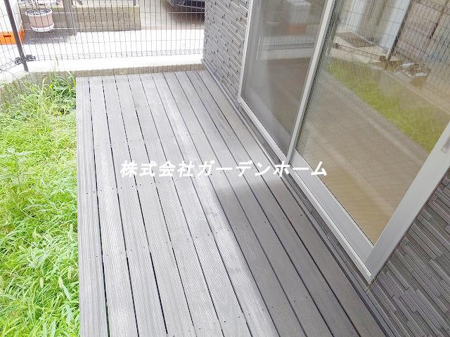 Garden. At the wood deck, Noon barbecue, Night is the space to enjoy the quick change !! elegant temporarily in the fashionable BAR !!