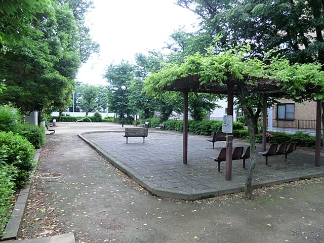 park. 200m to Sakura Park