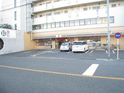 Convenience store. 259m to Seven-Eleven (convenience store)