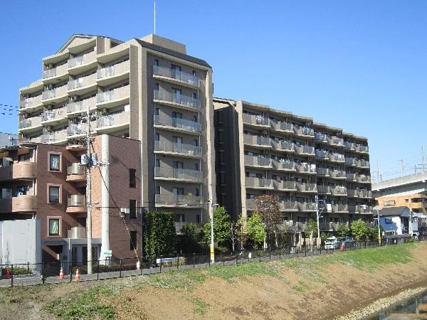 Local appearance photo. Saikyo Line "Kitatoda" station 3-minute walk