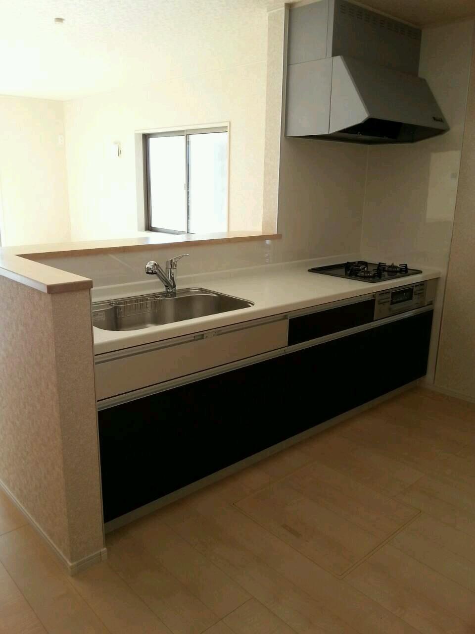 Kitchen. Spread the conversation of local (11 May 2013) shooting family, Face-to-face kitchen