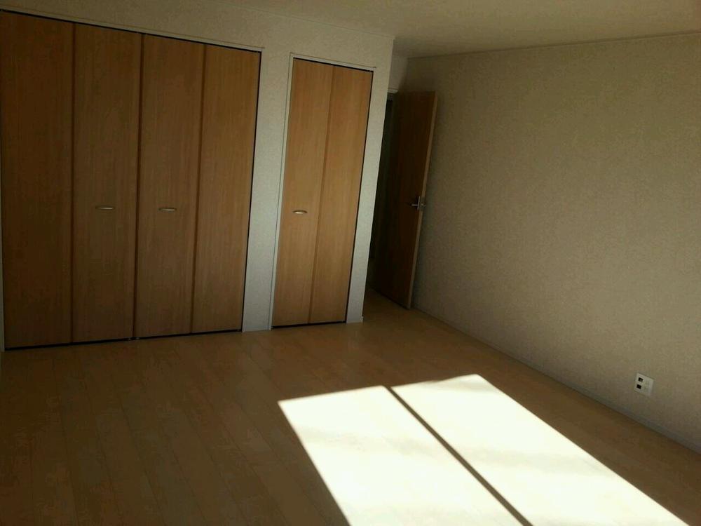 Other introspection. Indoor (11 May 2013) shooting sun per good Western-style