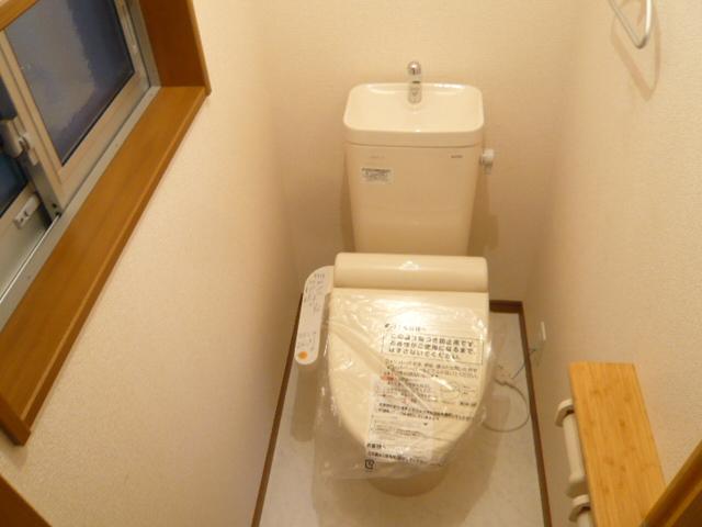 Toilet. ◇ with Washlet! 