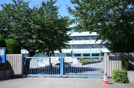 Primary school. Toda Municipal Bijogi to elementary school 453m