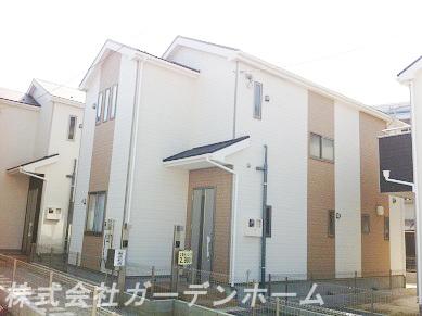 Local appearance photo. Exterior wall siding