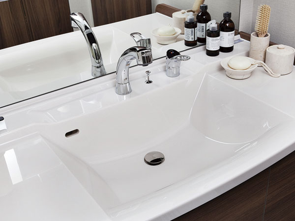 Bathing-wash room.  [Bowl-integrated counter] Adopt a type of integrated there is no wash bowl and counter border. Because there is no seam, Less likely to accumulate dirt, Care is a clean specification also easy to.