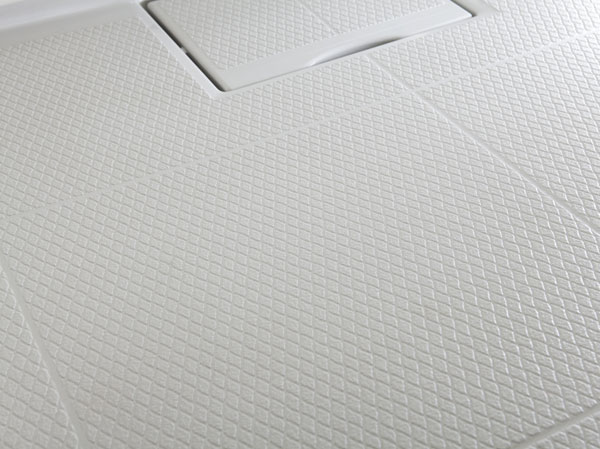 Bathing-wash room.  [Wave diamond pattern floor] Bathroom adopts the floor of the embossed pattern in the diamond-shaped. Since the drainage is good drying is faster, Cleaning will also be easier.