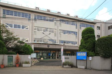 Junior high school. 1730m until Toda Municipal Toda junior high school
