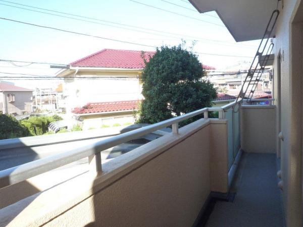View photos from the dwelling unit. View from the balcony 2012 / 01 shooting