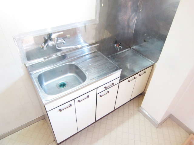 Kitchen. Gas stove installation Allowed