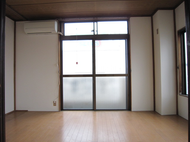 Living and room