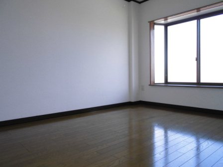Other room space. 6 Pledge Western-style. You can use effectively even in room storage space.