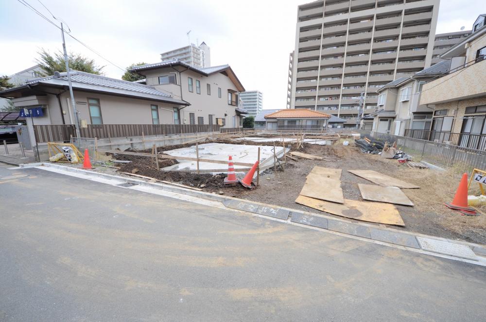 Local appearance photo. Local (11 May 2013) Shooting