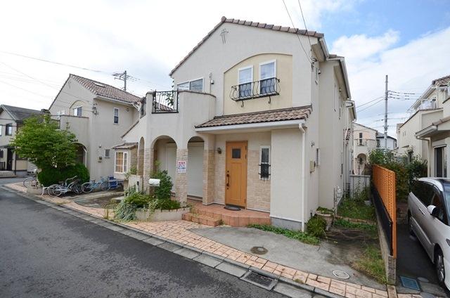 Local appearance photo. Heisei Built 16 years, Stylish appearance is characterized by single-family.
