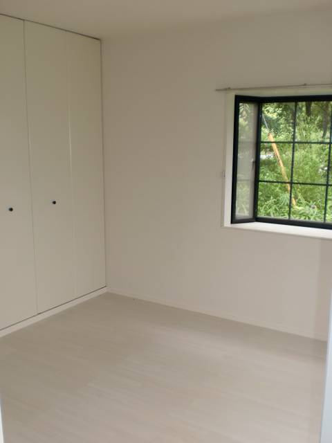 Other room space. Image is another room