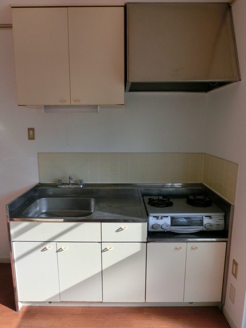 Kitchen. Gas stove installed Friendly Kitchen. Bright kitchen there is also a window