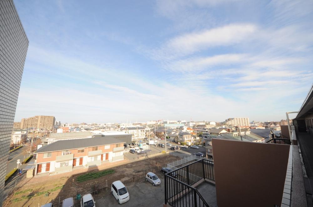 View photos from the dwelling unit. View from the site (December 2013) Shooting