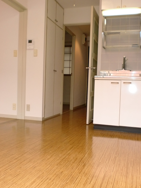 Living and room. Good per yang
