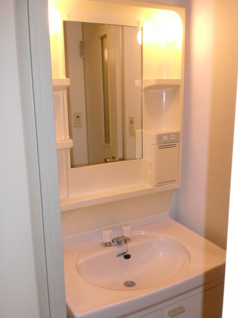 Washroom. Independent wash basin