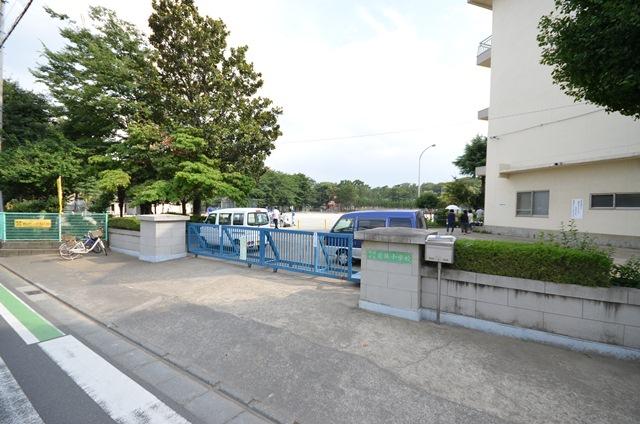 Primary school. Wakasa until elementary school 500m