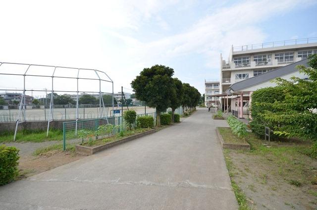 Junior high school. Sayamagaoka 1750m until junior high school