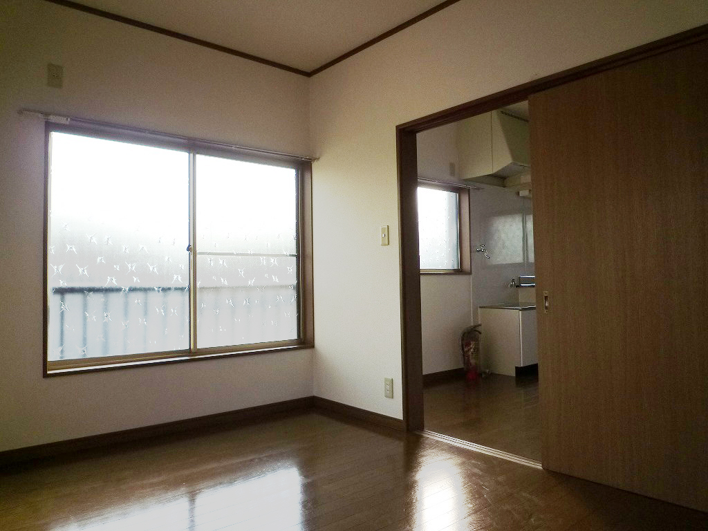 Other room space. Overlooking the DK from Western-style