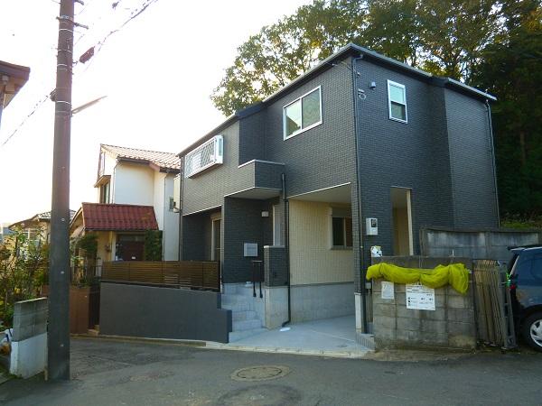 Local appearance photo. Including front road