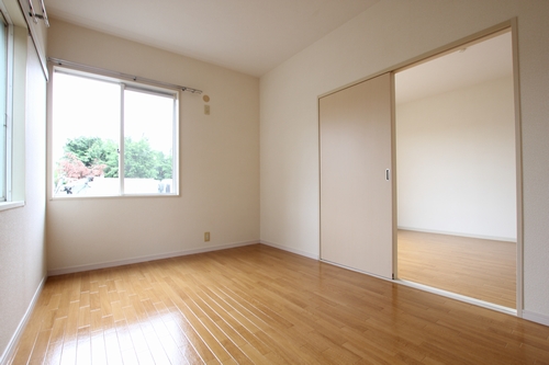 Other room space. 5.5 Pledge Western-style just reform