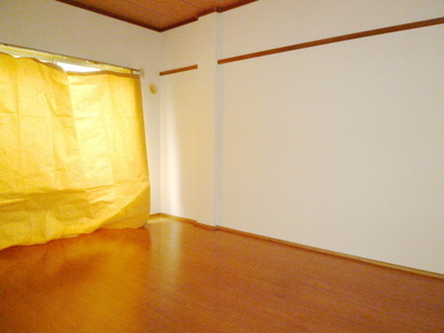 Other room space. Furoringu