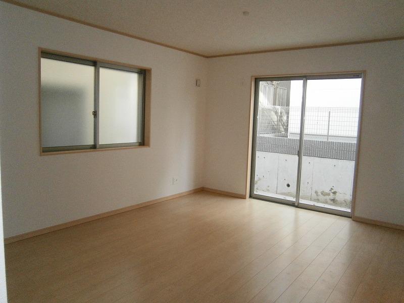 Living. Local (November 28, 2013) Shooting