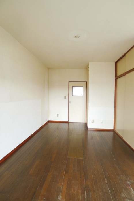 Living and room. Flooring