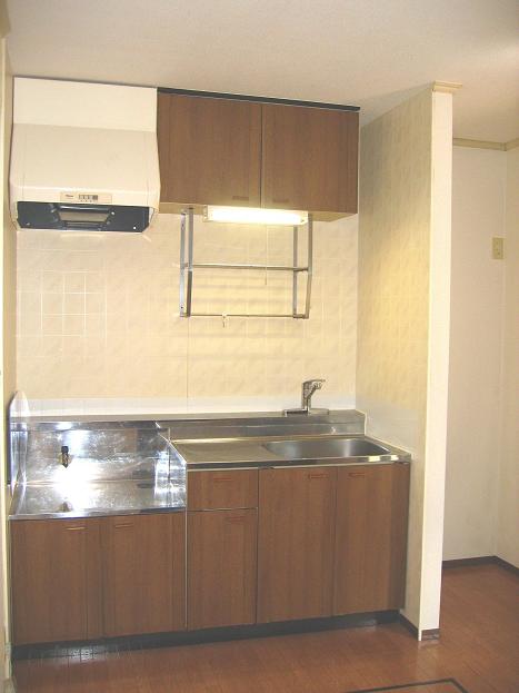 Kitchen. Two-burner gas stove installed Friendly Kitchen. There is also a convenient Tsuridana.
