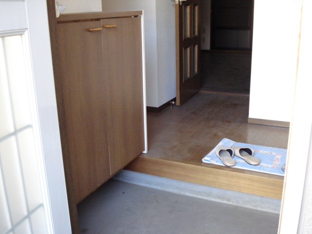 Entrance. Entrance hall, There cupboard.