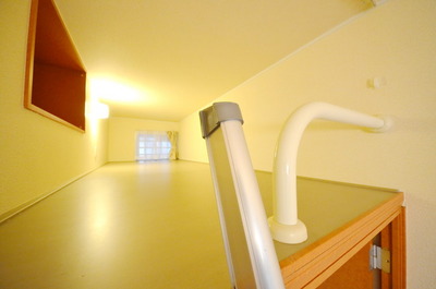 Other room space. Spacious 3 Pledge of loft