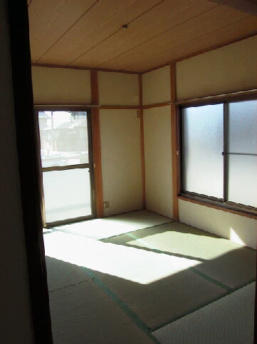 Other room space. 6 Pledge Japanese-style room. Two-sided lighting of the bright rooms.