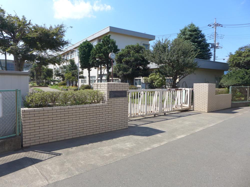 Junior high school. Kotesashi 2080m until junior high school