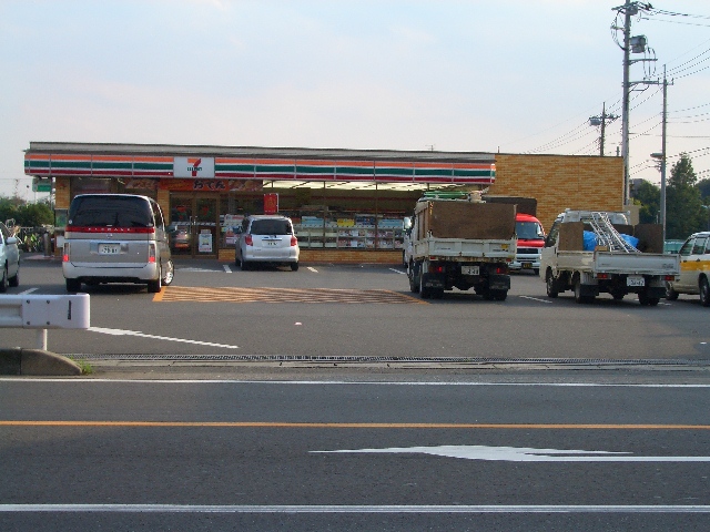 Convenience store. Seven-Eleven Higashitokorozawa Station store up to (convenience store) 118m