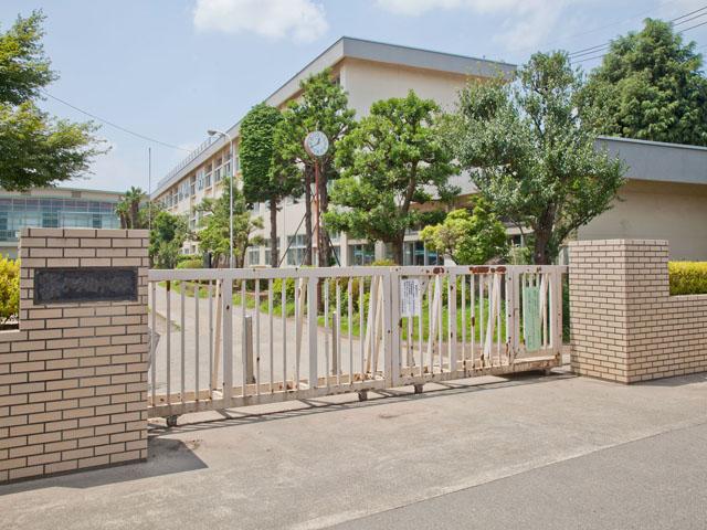 Junior high school. Kotesashi 430m until junior high school