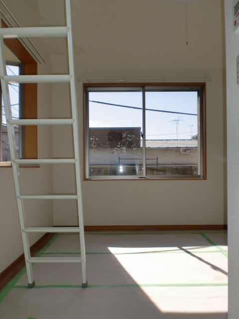Other room space. A bright room