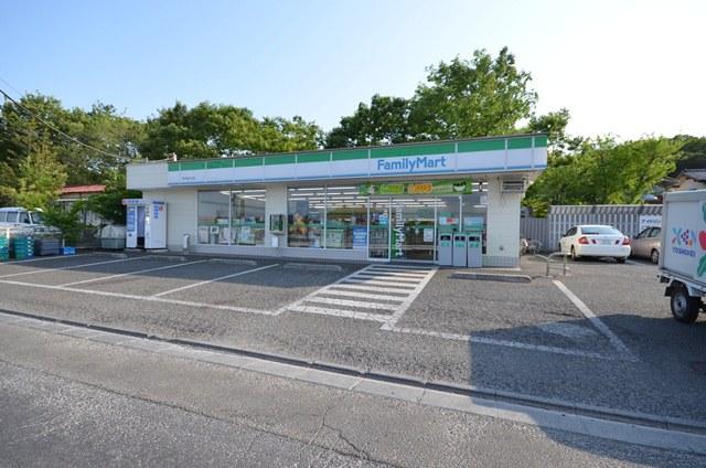 Convenience store. 360m to FamilyMart Tokorozawa Matsugaoka shop