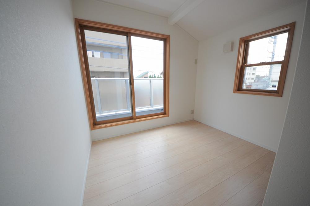 Same specifications photos (Other introspection). Same specifications