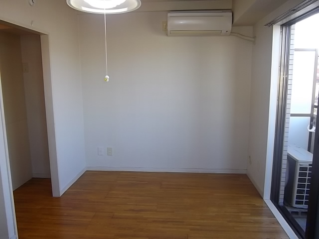 Living and room. Air-conditioned