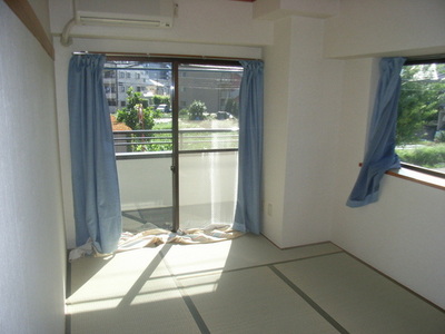Other room space. Japanese-style room to settle