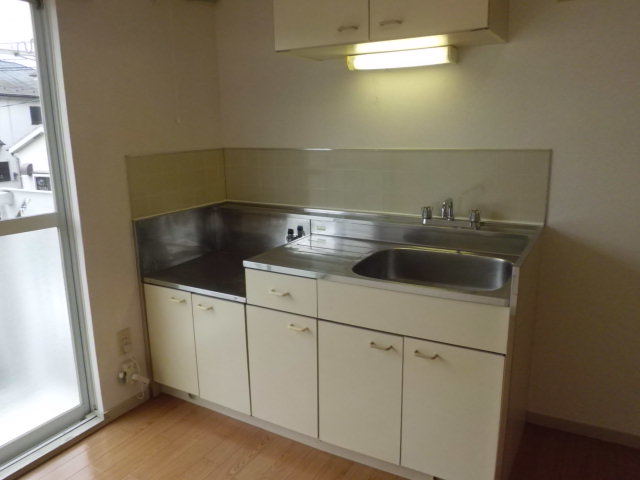 Kitchen. Gas stove installed Friendly Kitchen