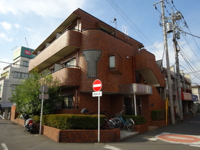 Building appearance. 3-storey apartment