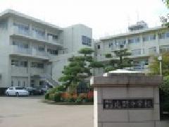 Junior high school. 1000m to Kitano junior high school