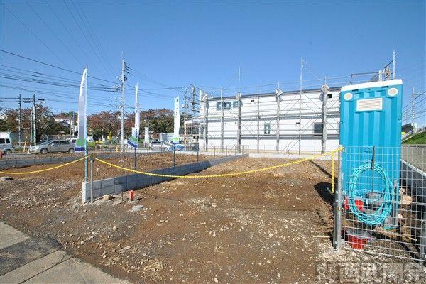 Local appearance photo. Building 3