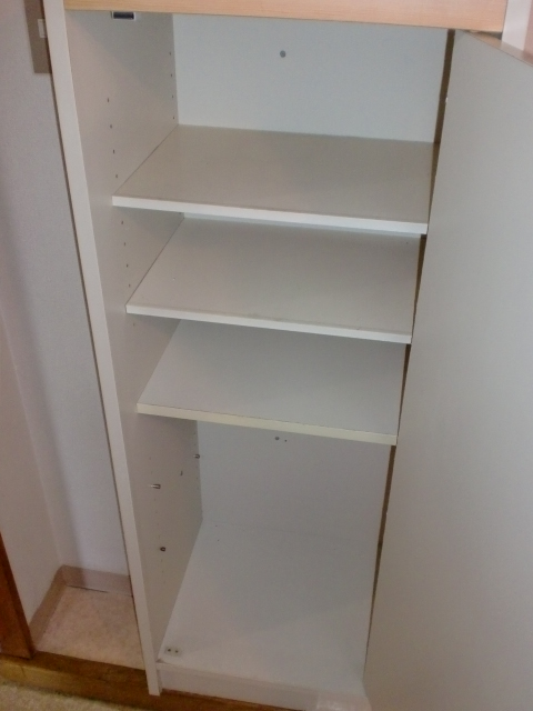 Entrance. Shoe box