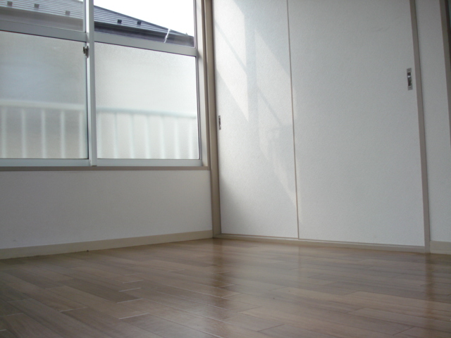 Other room space. Two-sided lighting Western-style